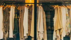 Άνετη και χαλαρή: Μία ακόμη trendy εμφάνιση της Aniston για να αντιγράψουμε 10 cover-4-2